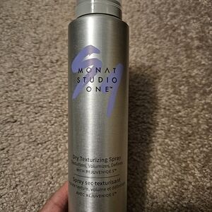 Monat Studio One Silver Dry Texturizing Spray